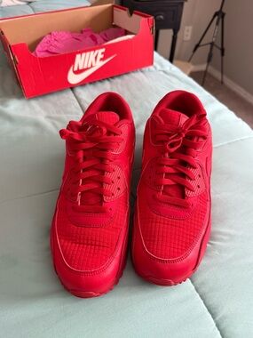 Nike Men’s Air Max Red Low-Top Sneakers